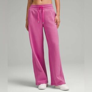 Lululemon Athletica Fuchsia sweatpants